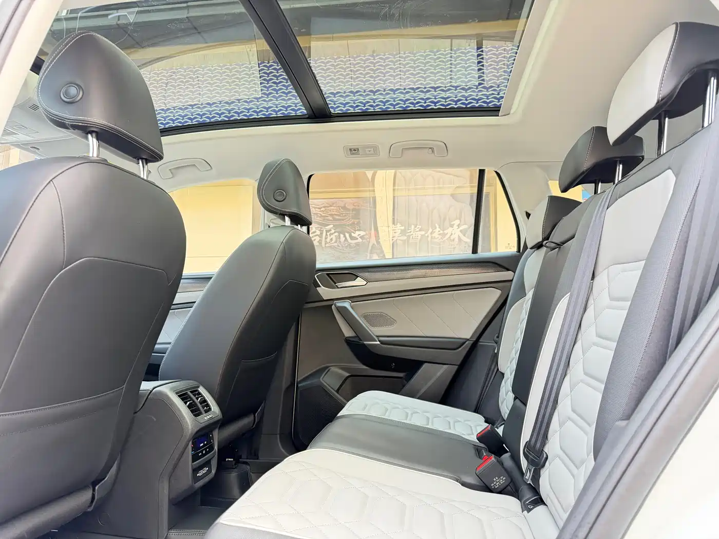 Volkswagen Tayron 2024 330TSI 2WD Luxury Plus Advanced фото 6