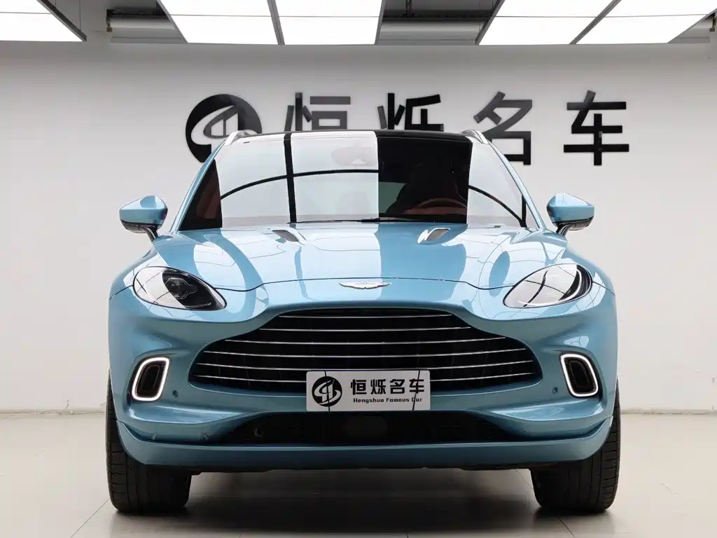 Фото 31 - Aston Martin DBX