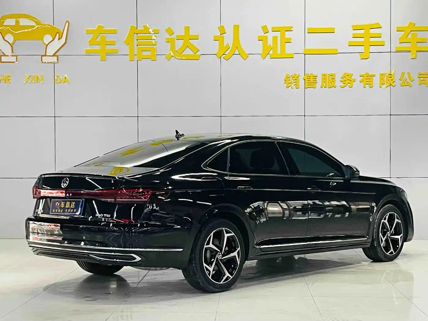 Фото 2 - Volkswagen Passat