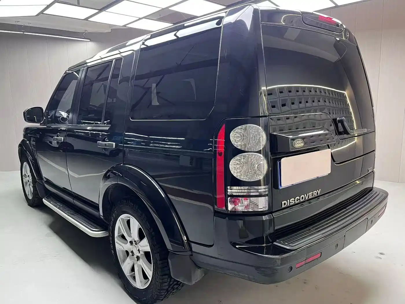 Land Rover Discovery 2015 3.0 SC V6 HSE фото 3