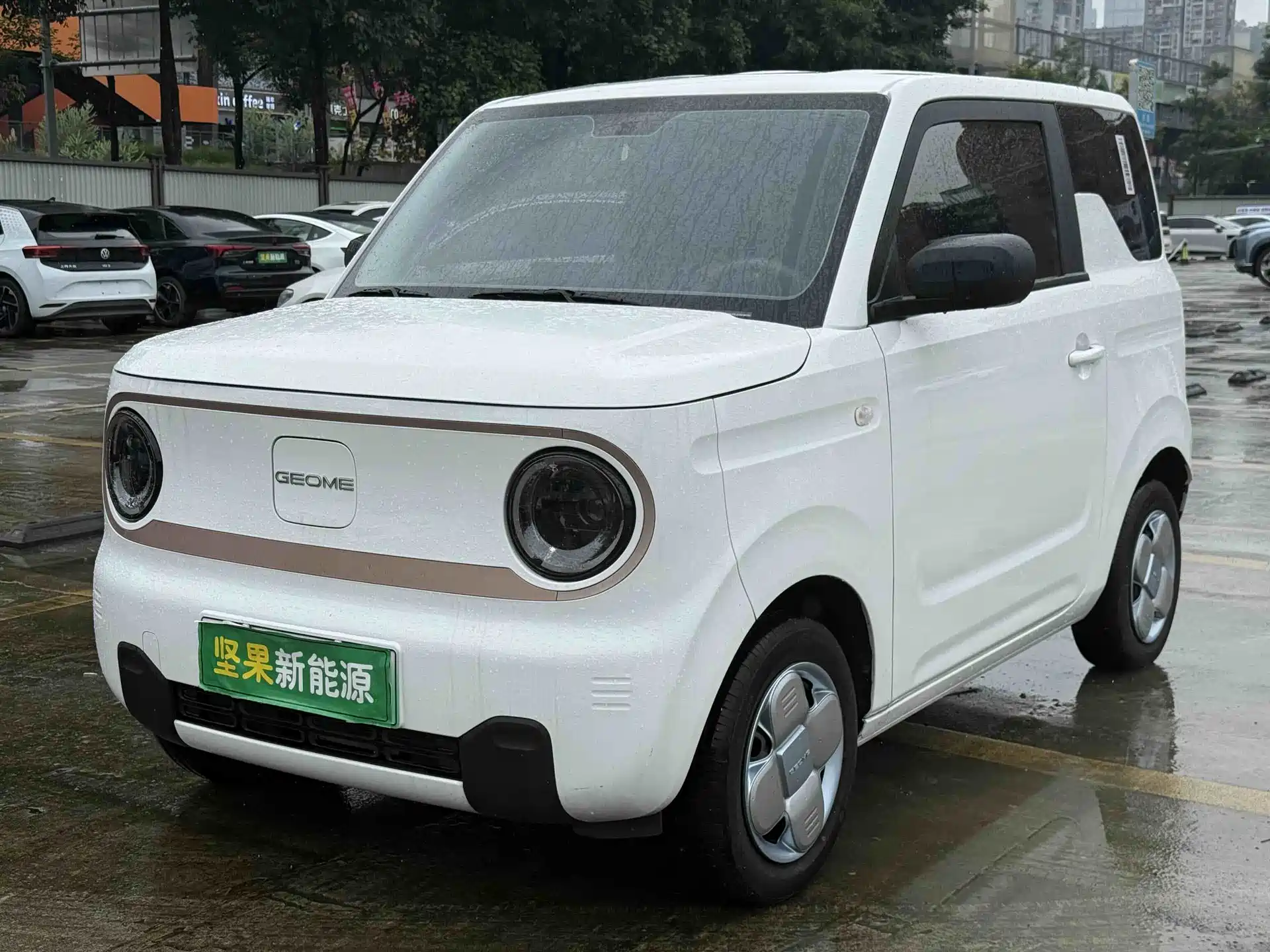 Photo 1 - Geely Galaxy Panda