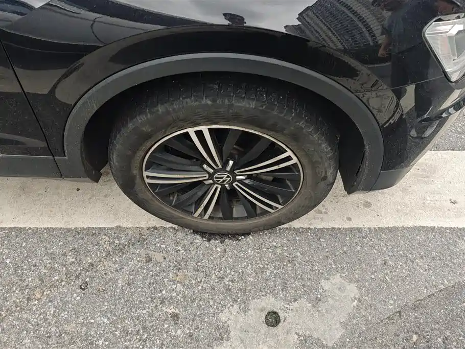 Volkswagen Tiguan L 2021 330TSI Automatic 2WD Smart фото 6