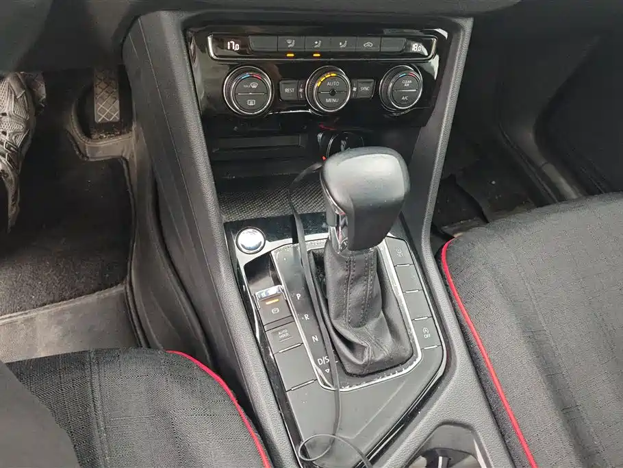 Volkswagen Tiguan L 2021 330TSI Automatic 2WD Smart фото 16