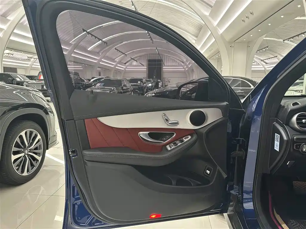 Mercedes-Benz GLC Coupe 2018 GLC 200 4MATIC Coupe SUV фото 6