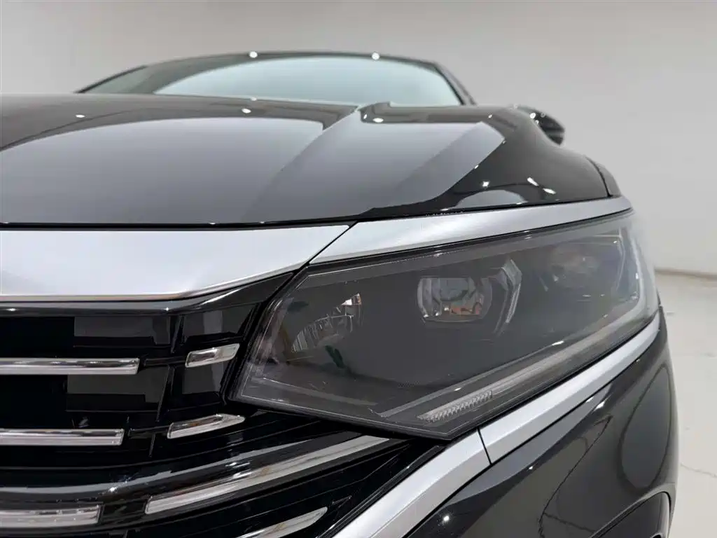 Volkswagen Passat 2023 Facelift 330TSI Elite Edition фото 2