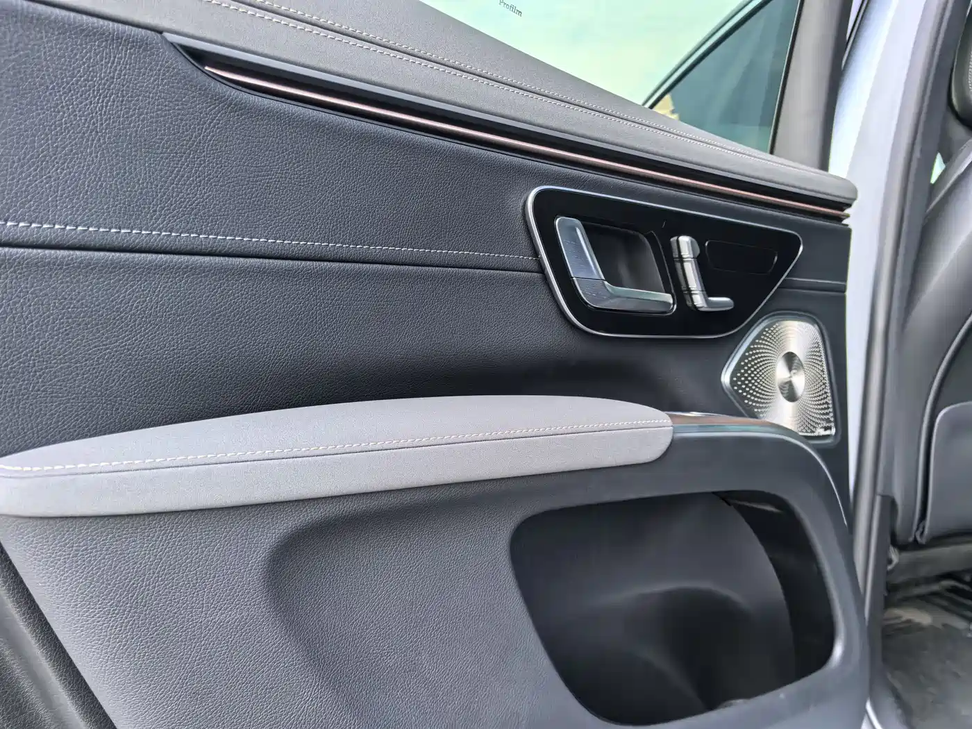 MERCEDES-BENZ EQS SUV