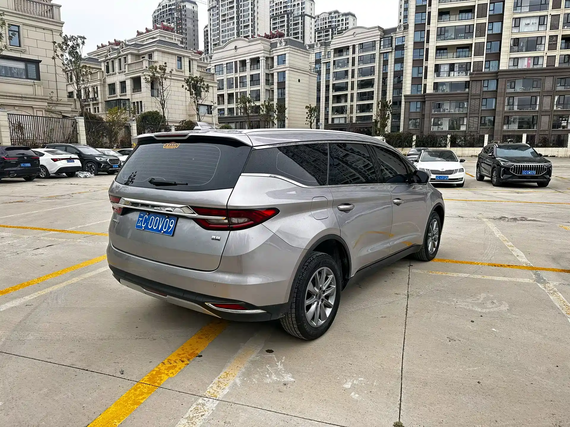 Фото 9 - Geely Jiaji