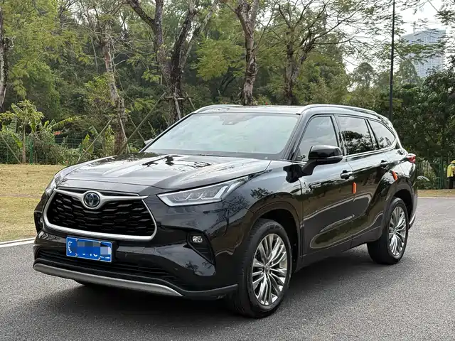 TOYOTA HIGHLANDER