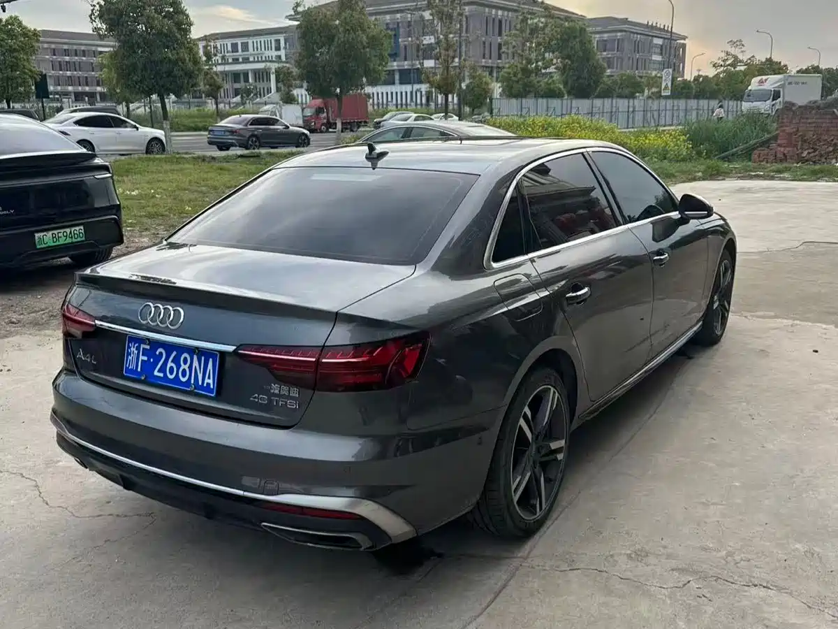 AUDI A4L