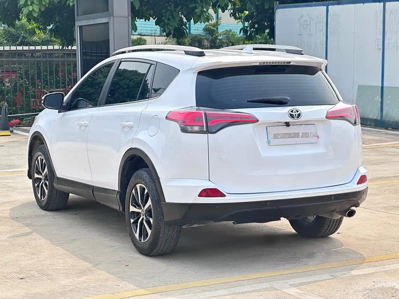 Toyota RAV4 Rongfang 2016 2.0L CVT 2WD Urban (China V) фото 9
