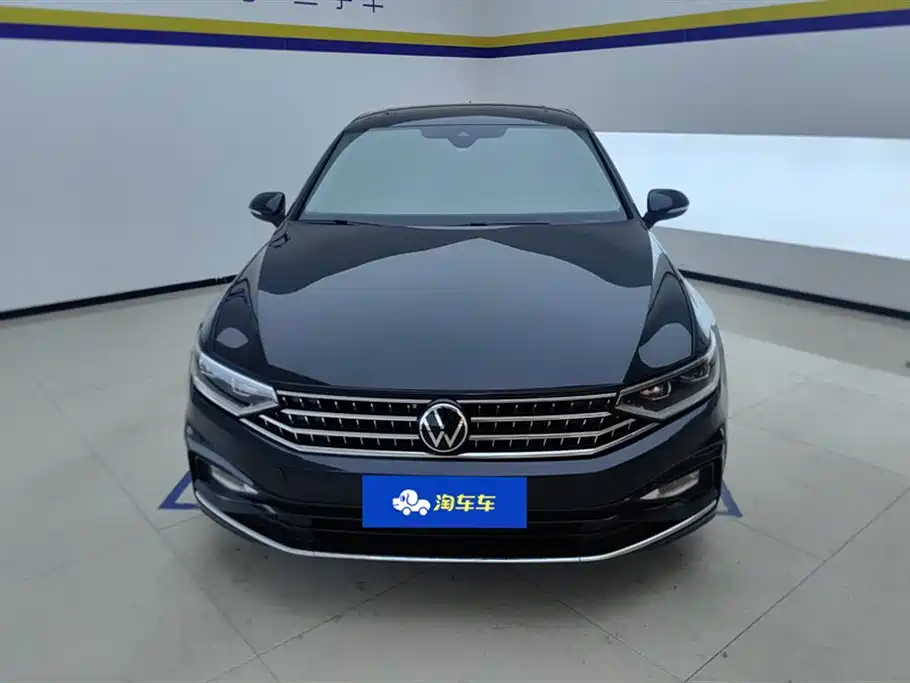 Volkswagen Magotan 2023 Model 2 Million Commemorative Edition 330TSI DSG Luxury фото 2