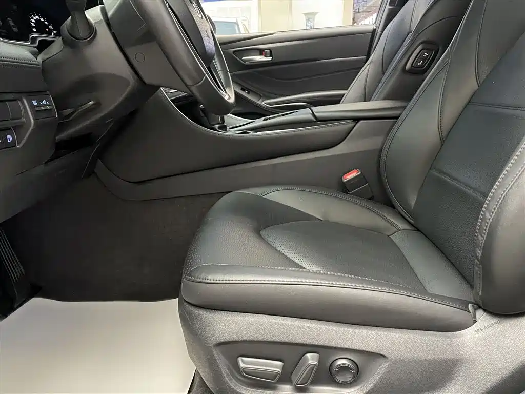 Toyota Avalon 2022 2.0L Luxury Edition фото 12