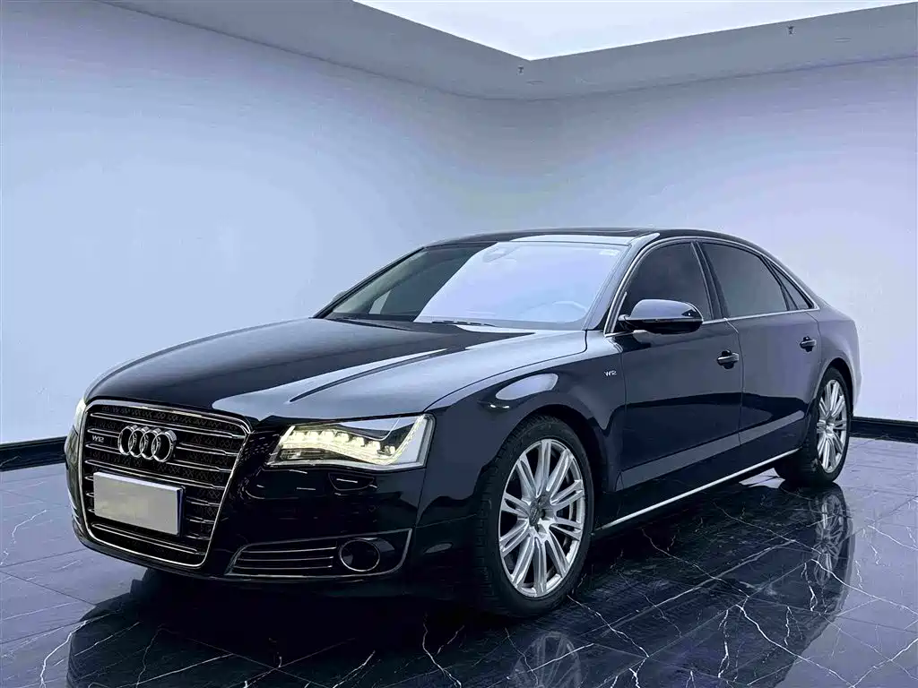 Фото 1 - Audi A8