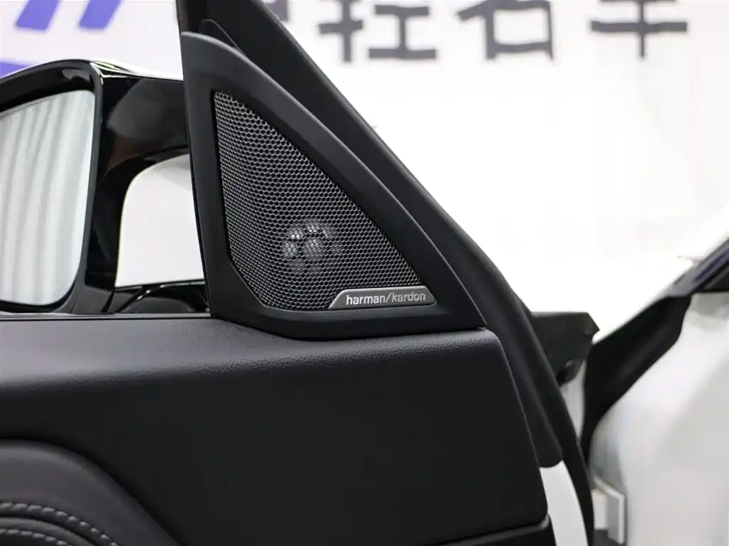 BMW M2 2024 M2 фото 8