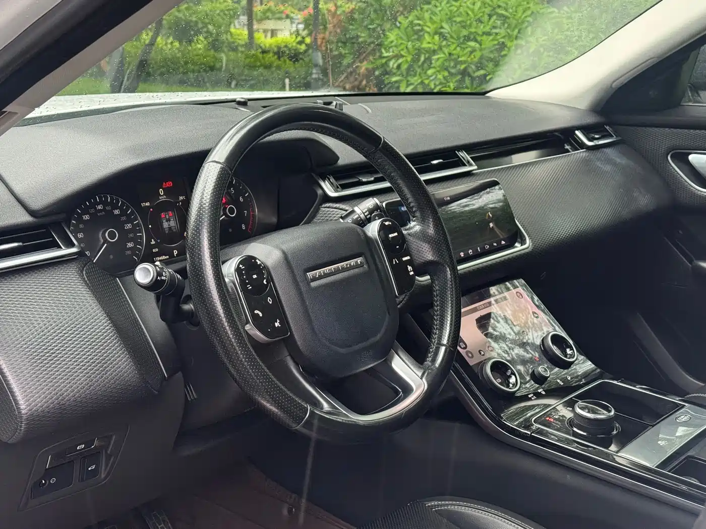 Фото 8 - Land Rover Range Rover Velar