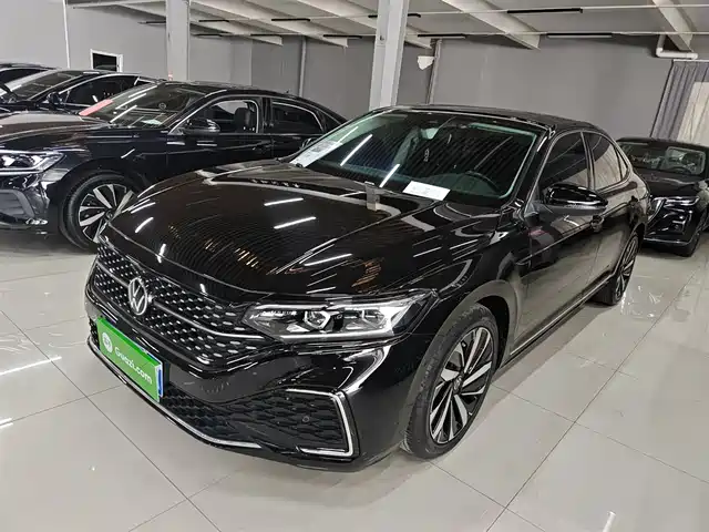 Volkswagen Passat 2022 330TSI Starlight Luxury Edition