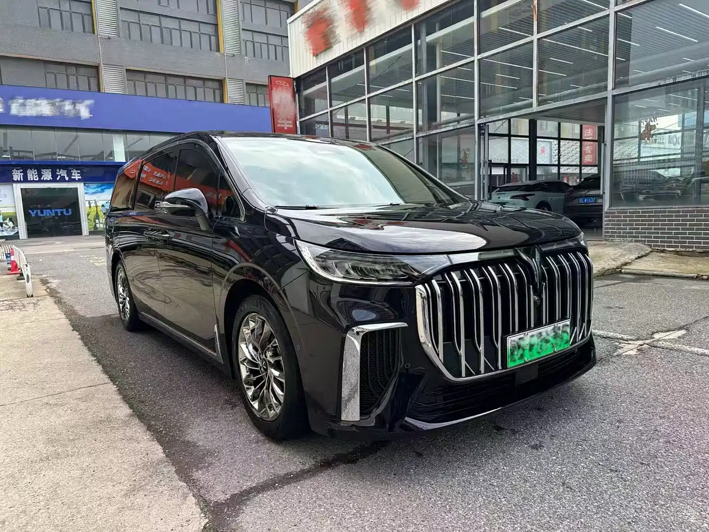 Voyah Auto Voyah Dreamer 2022 Low-carbon Dream+Smart Package фото 3