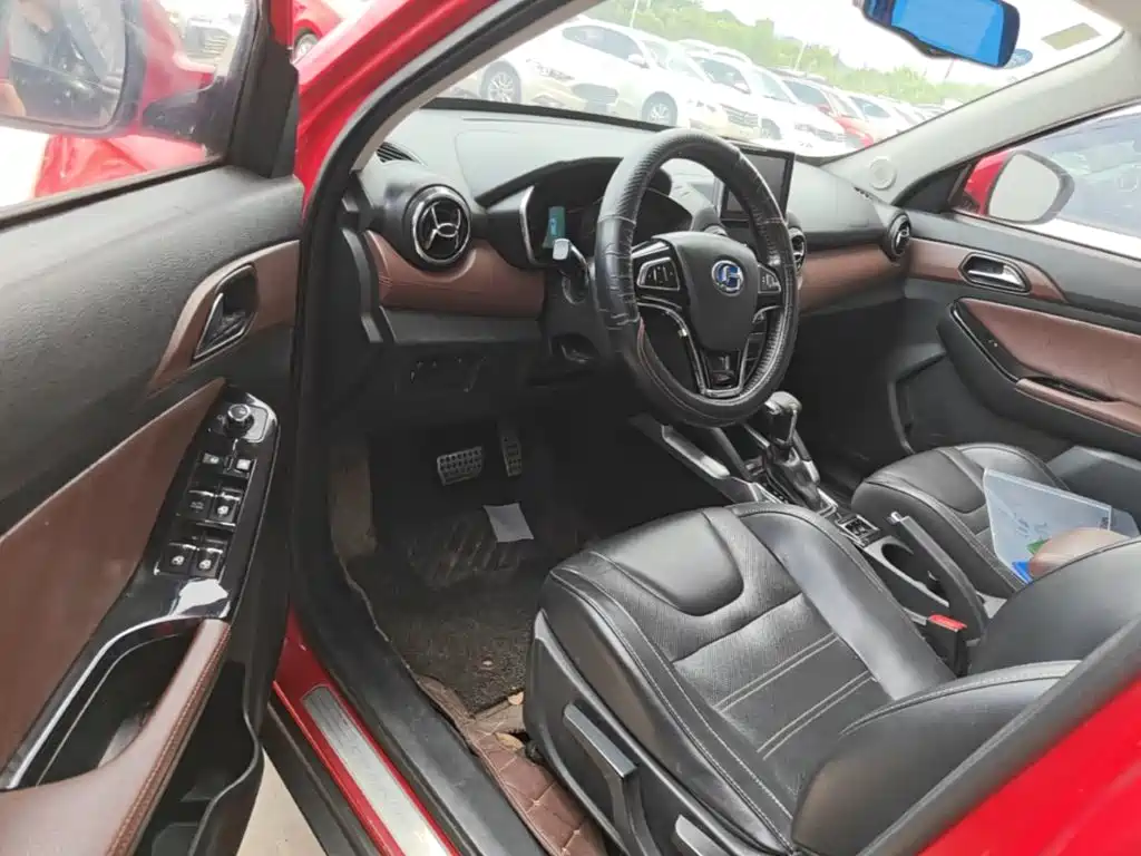 BAIC Changhe Q35 2017 2016 1.5L Automatic Smart Edition