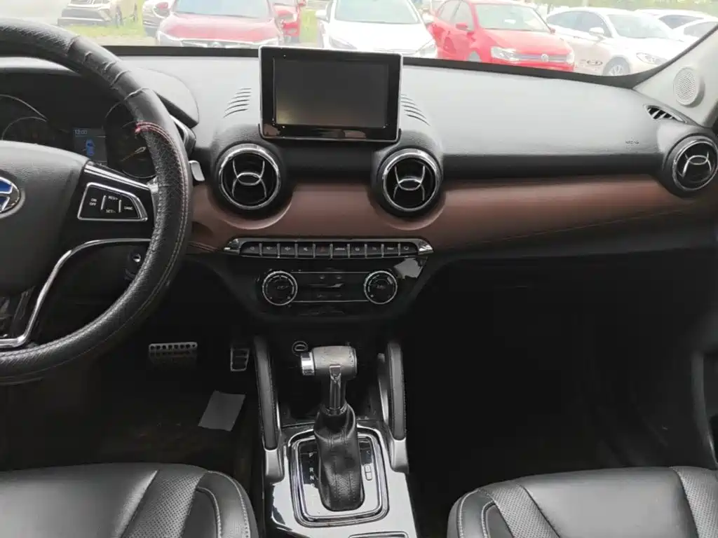 BAIC Changhe Q35 2017 2016 1.5L Automatic Smart Edition