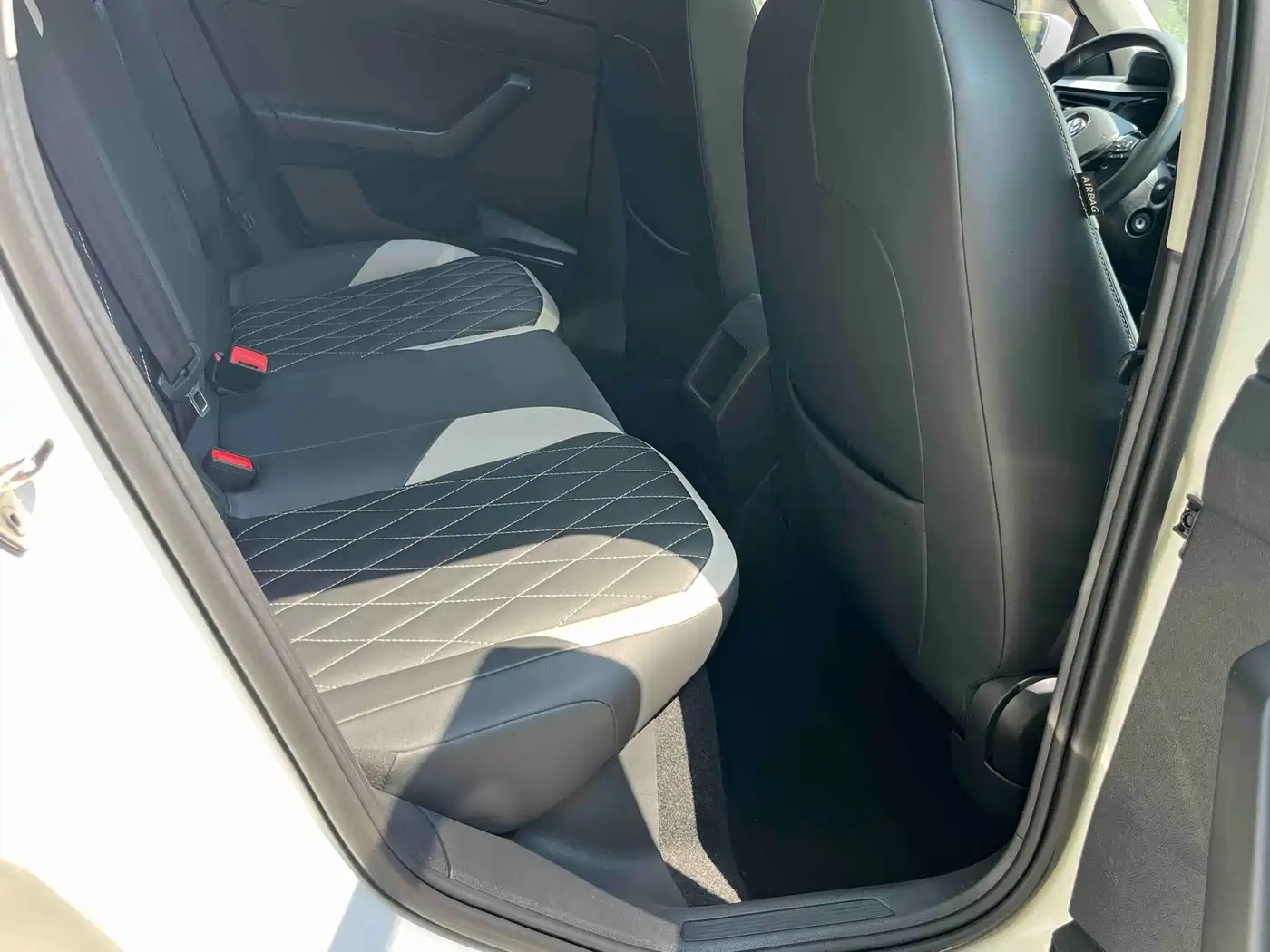 Volkswagen Polo 2019 Plus 1.5L Automatic Colorful Tech Edition фото 14