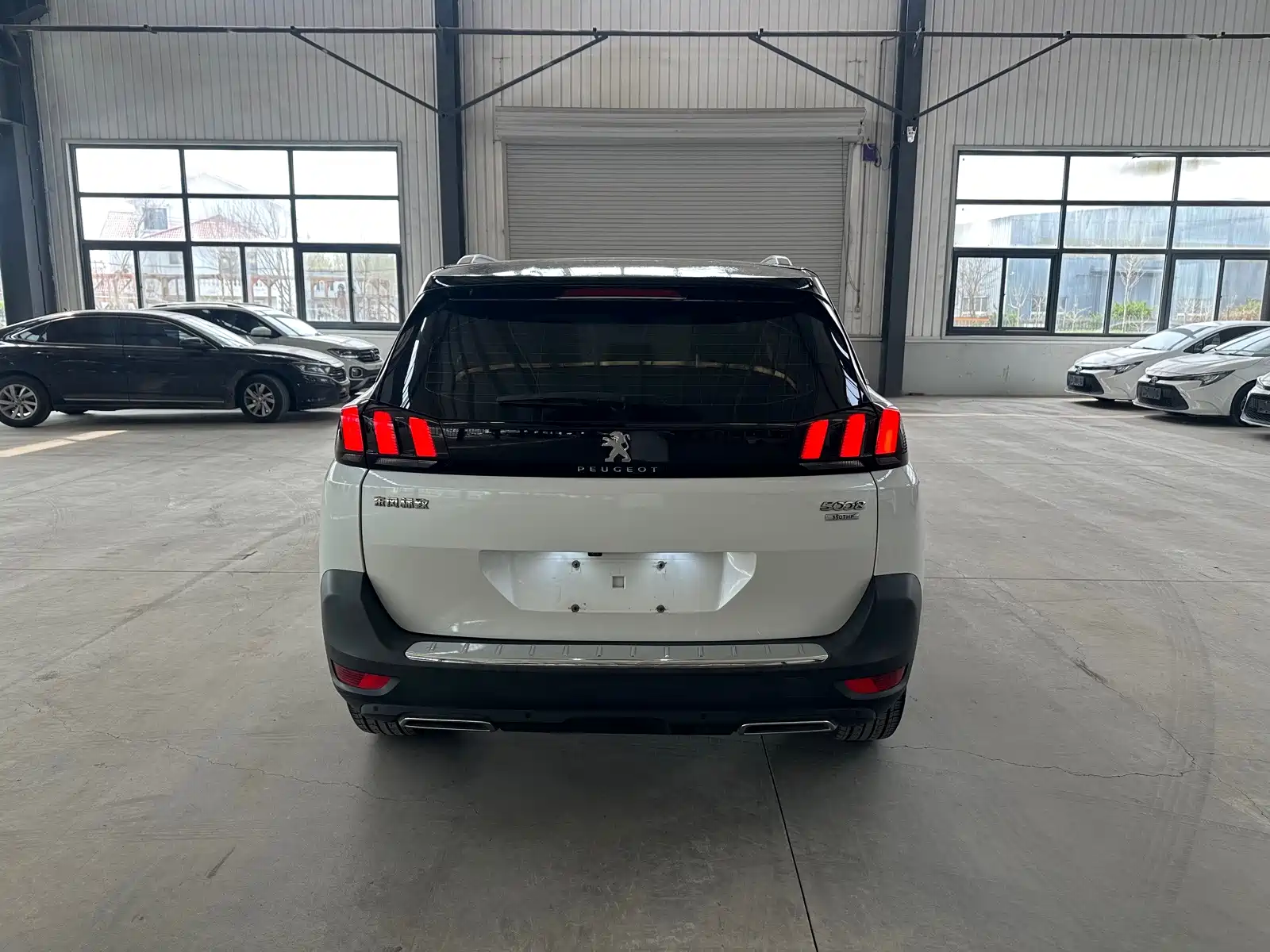 Фото 6 - Peugeot 5008