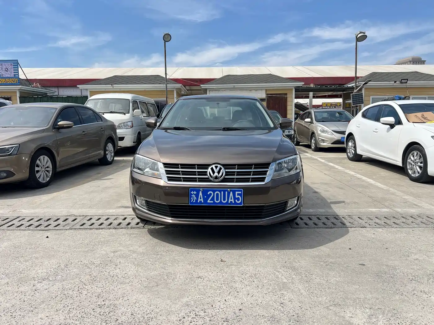 Volkswagen Lavida Tour 2013 1.6L Auto Luxury