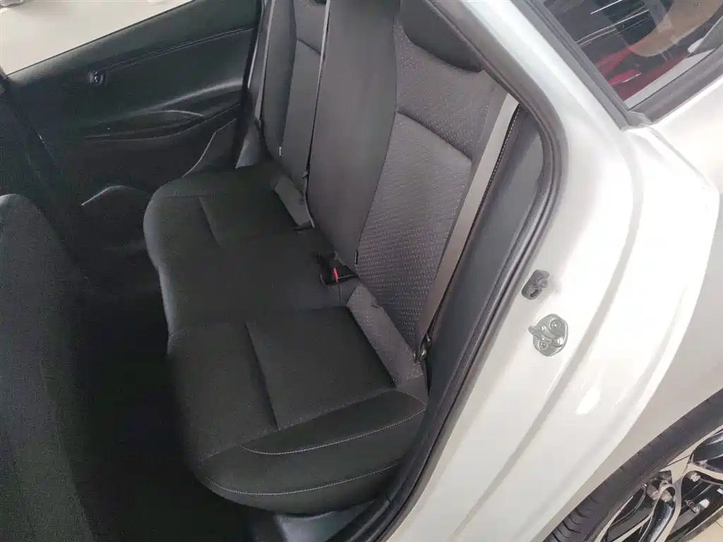 Hyundai Elantra 2020 1.6L Auto GL Pleasing Edition фото 17