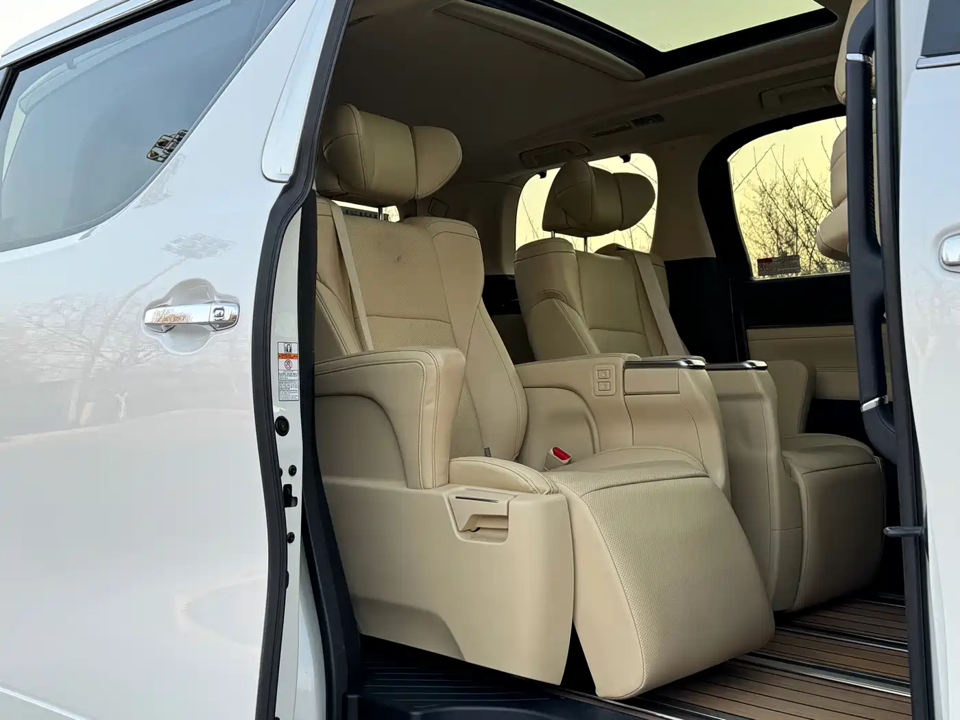 Toyota Alphard 2015 3.5L Luxury Edition фото 8