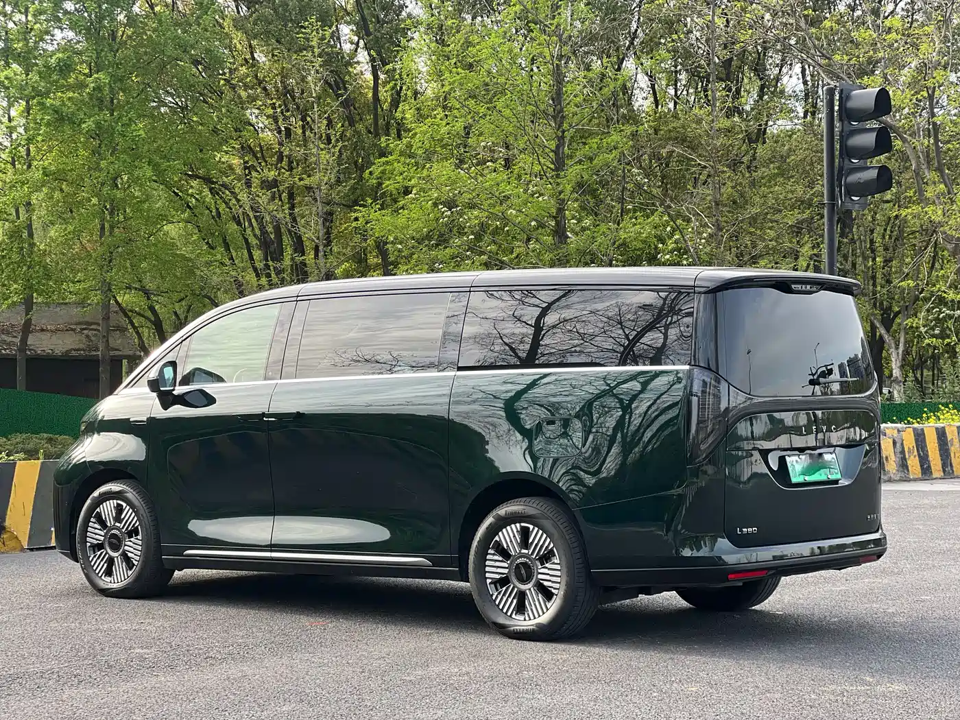 GEELY GALAXY WING TRUE L380