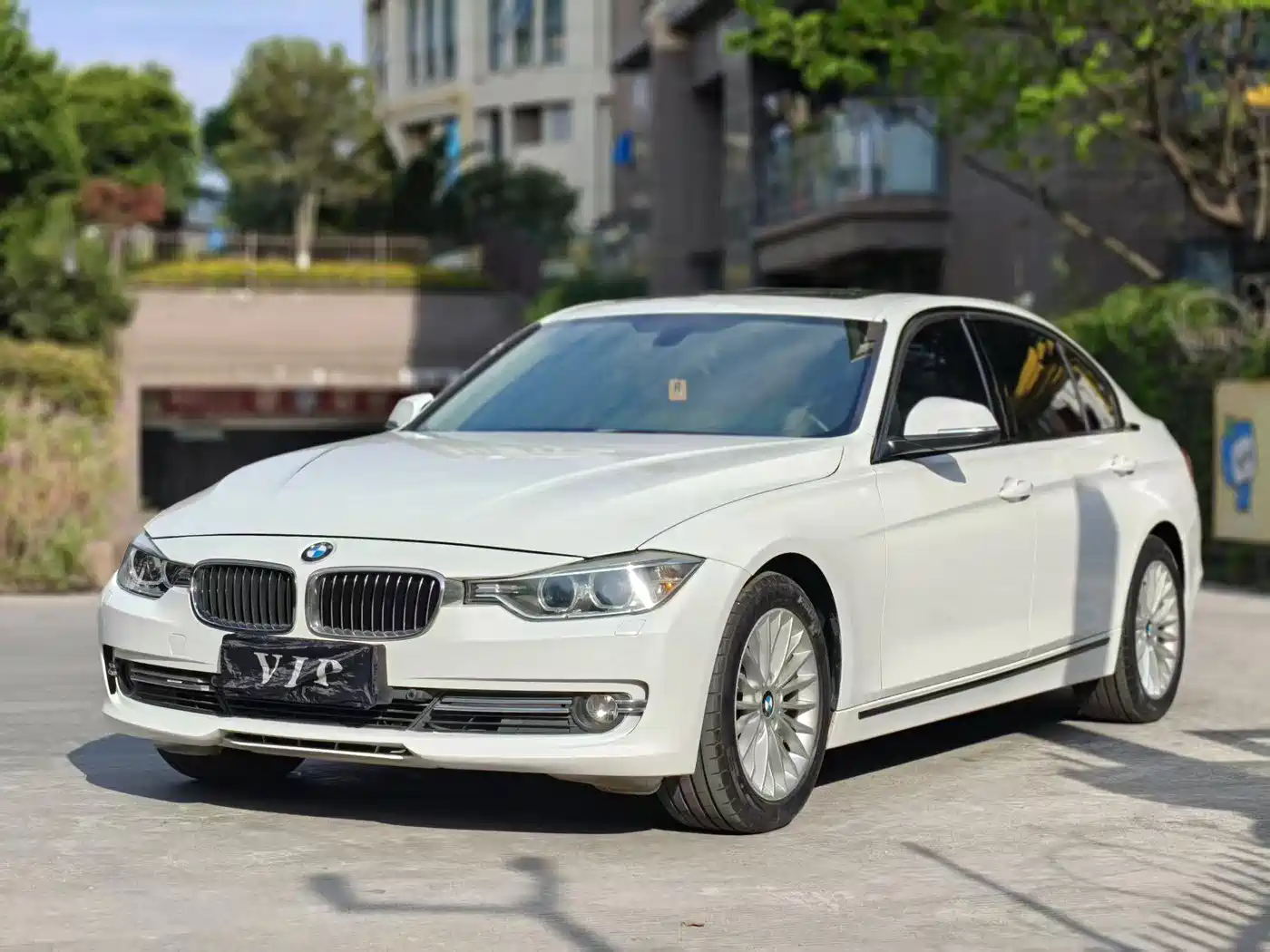 BMW 3 Series 2013 320Li Luxury Design Package