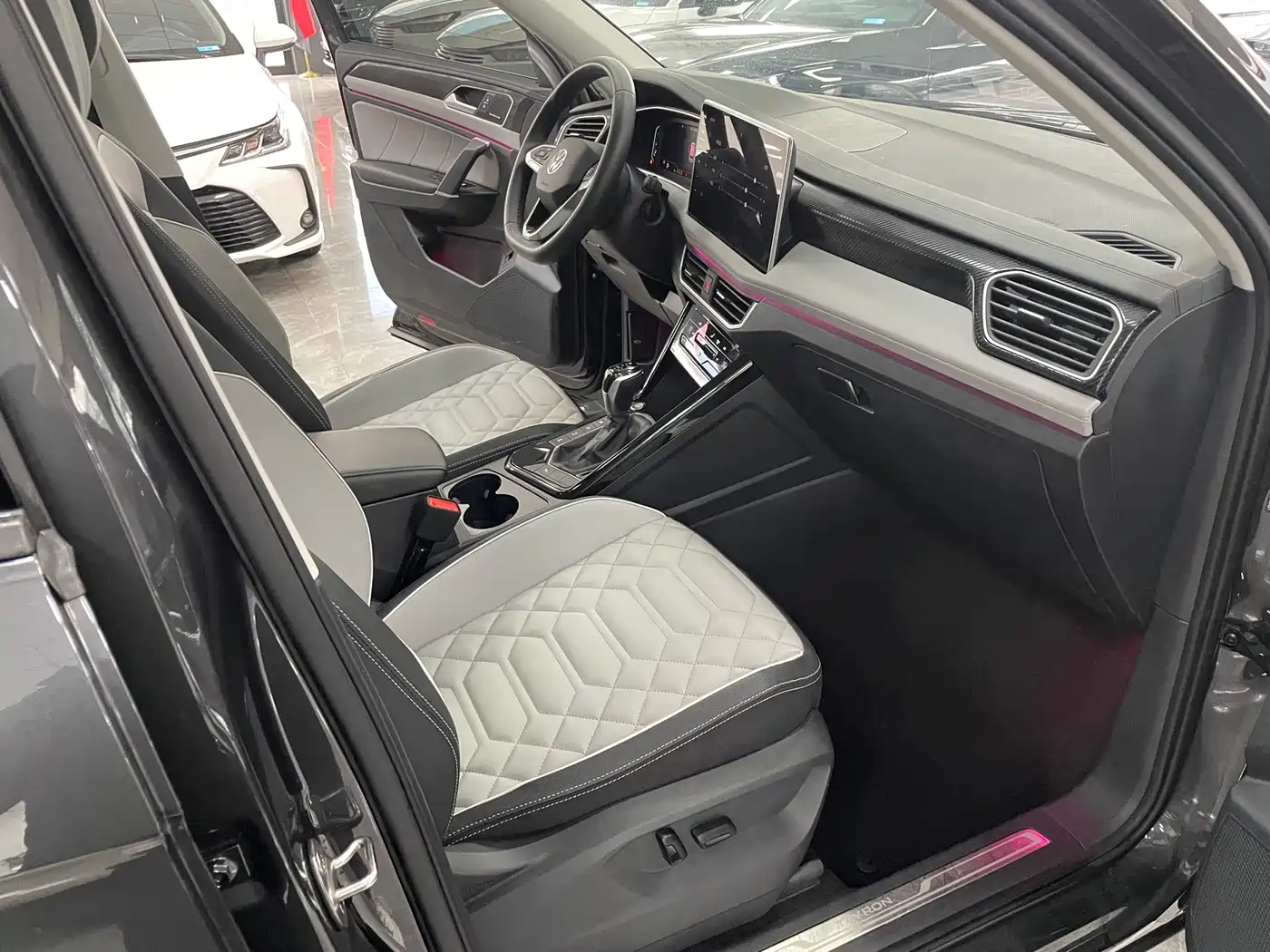 Volkswagen Tayron 2023 280TSI 2WD Luxury Plus Advanced Edition фото 7