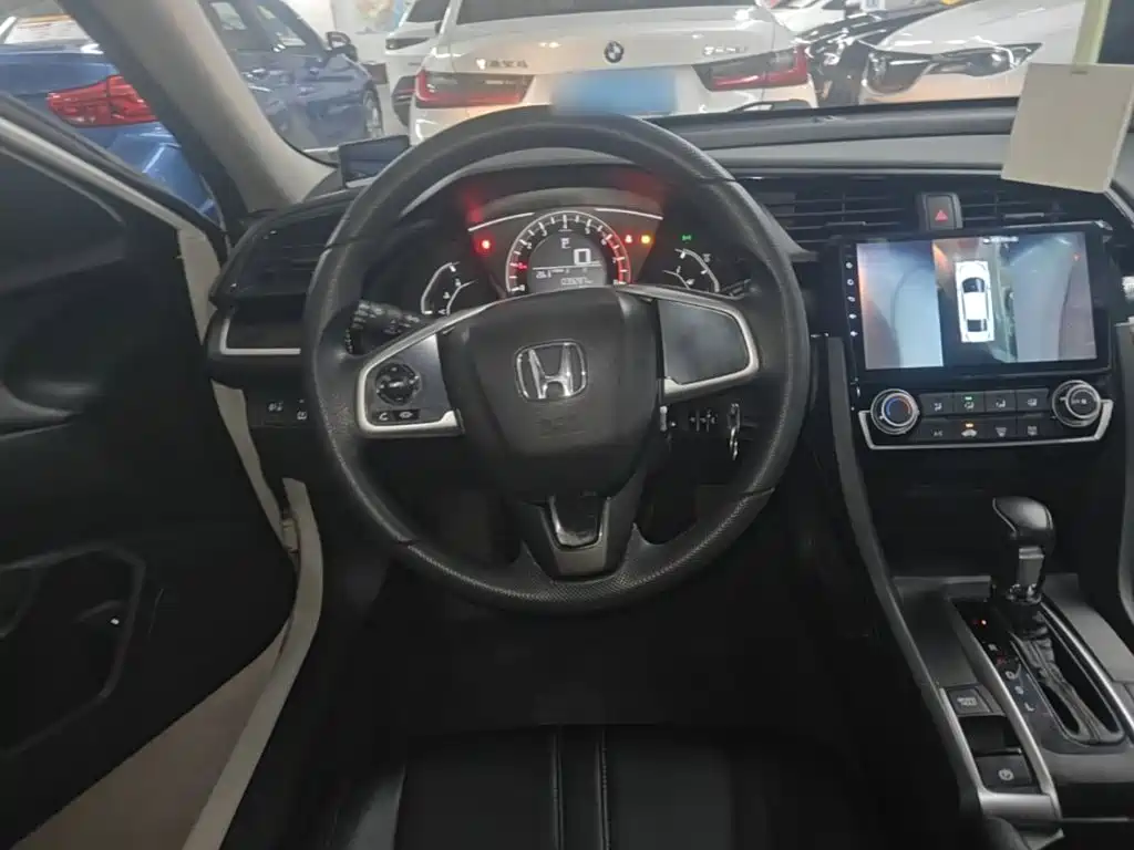 Фото 11 - Honda Civic