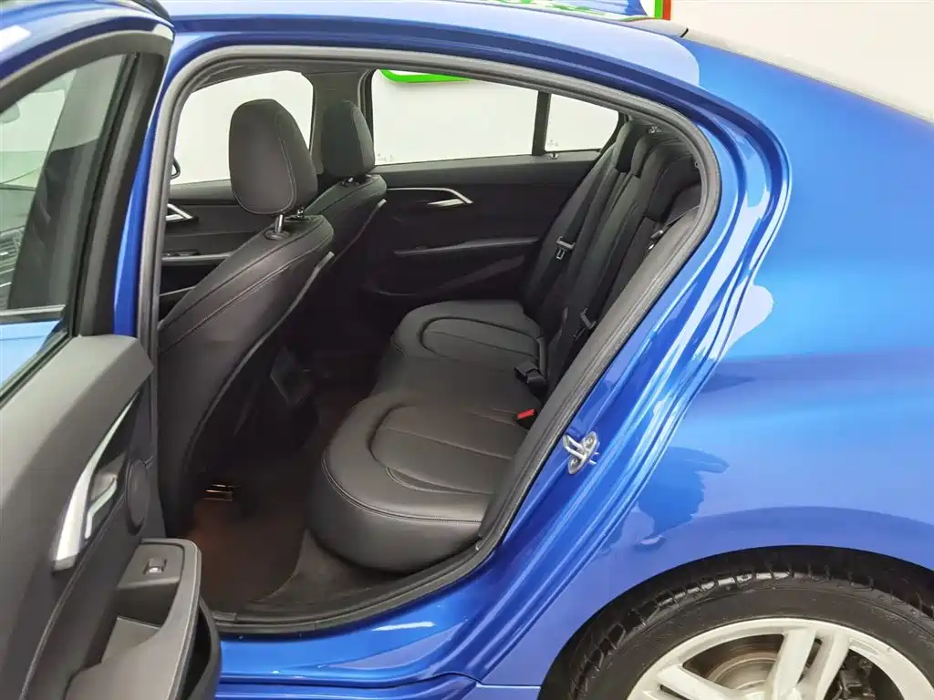 BMW 1 Series 2019 118i M Sport Package фото 15