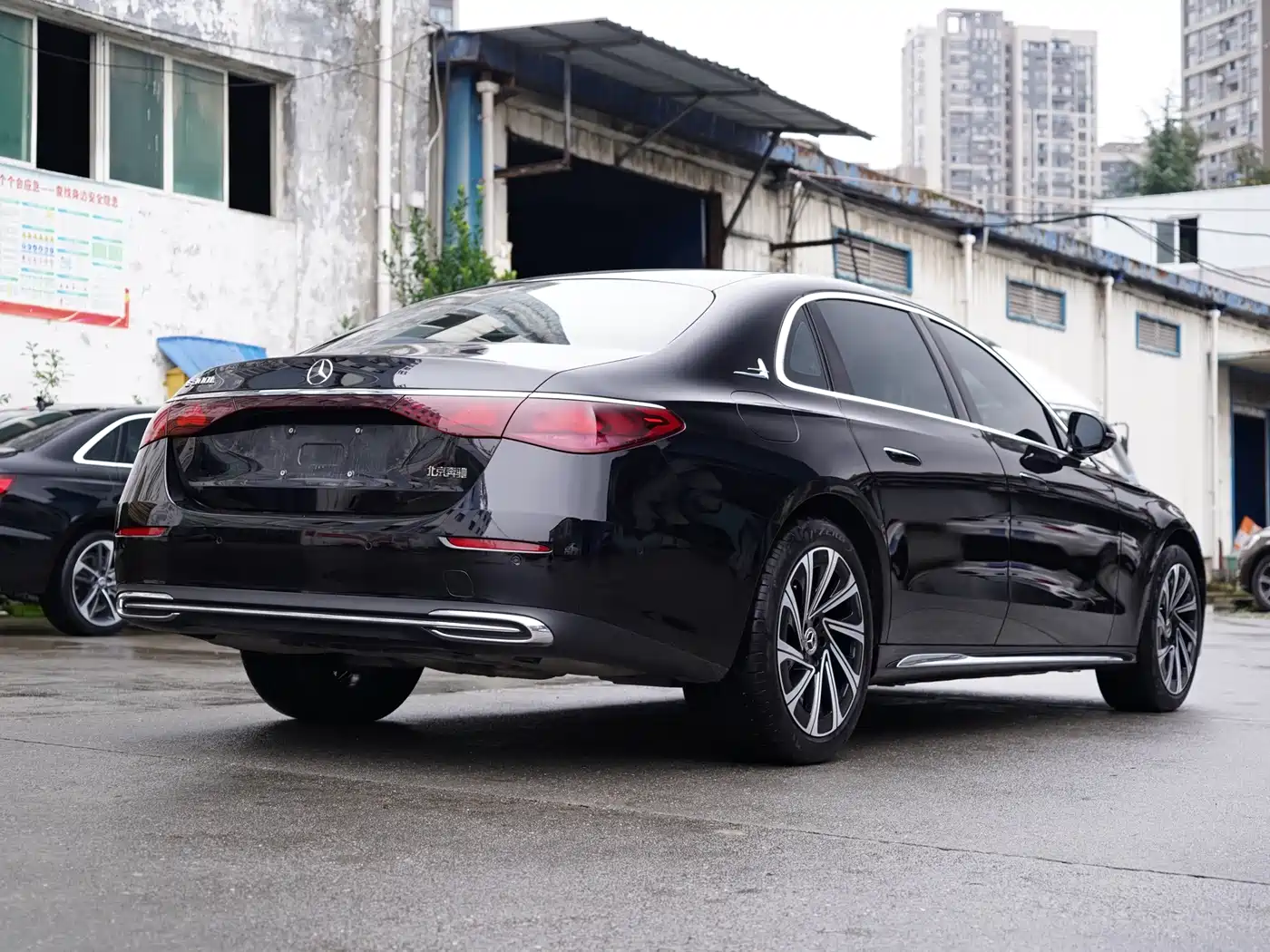 Mercedes-Benz E-Class 2024 Model E 300 L Luxury фото 8