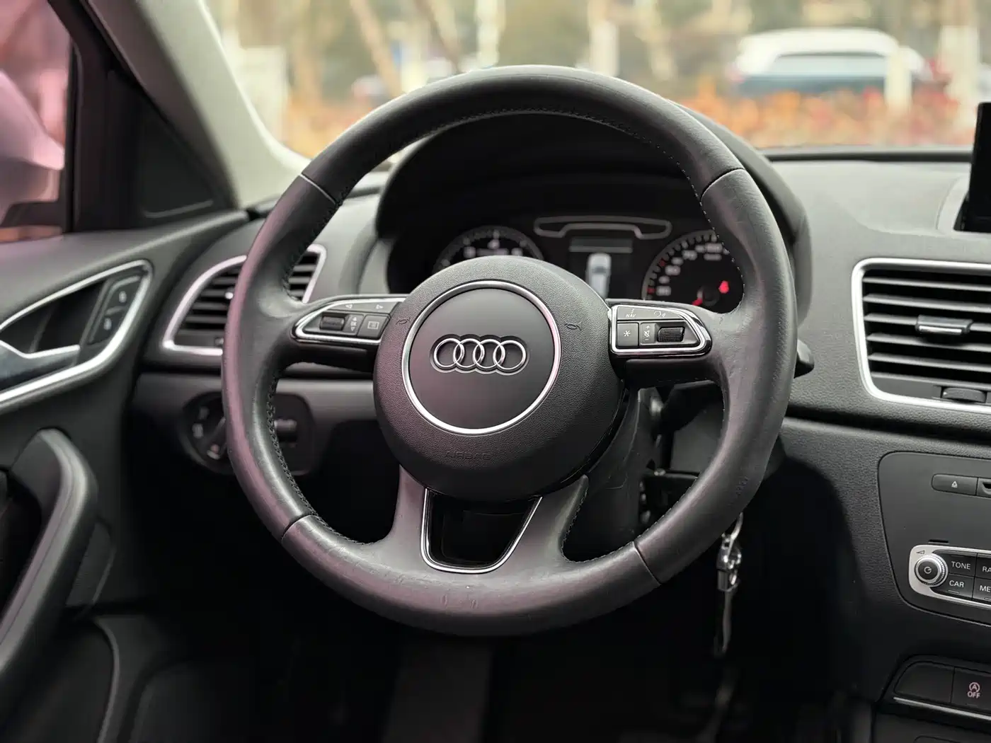Audi Q3 2015 35 TFSI quattro Technology фото 10