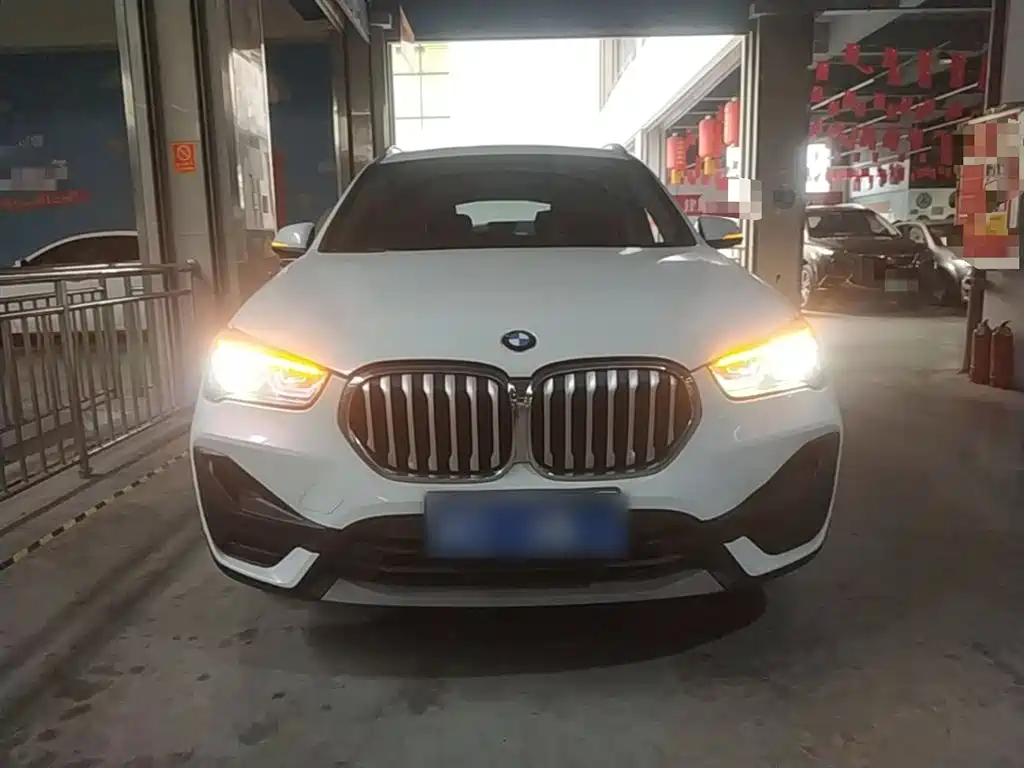 BMW X1 2021 sDrive25Li Leading фото 3
