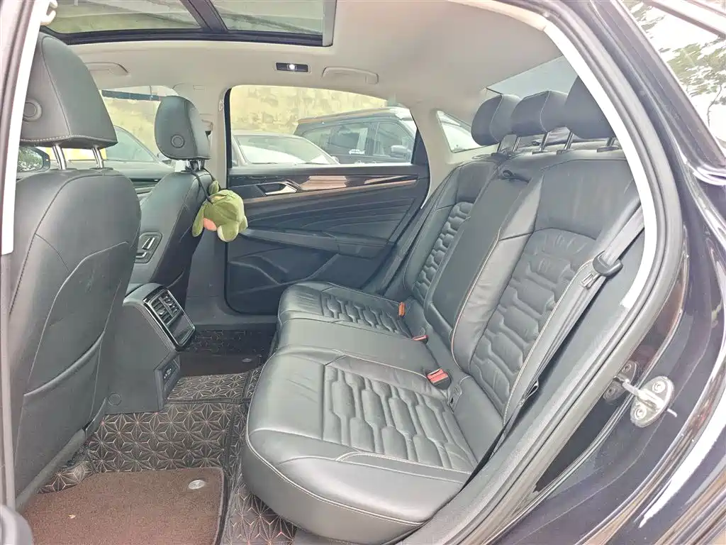 Volkswagen Passat 2021 Model 330TSI Elite Edition фото 17