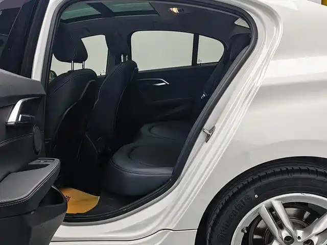 BMW 1 Series 2020 Model 120i M Sport Package фото 9