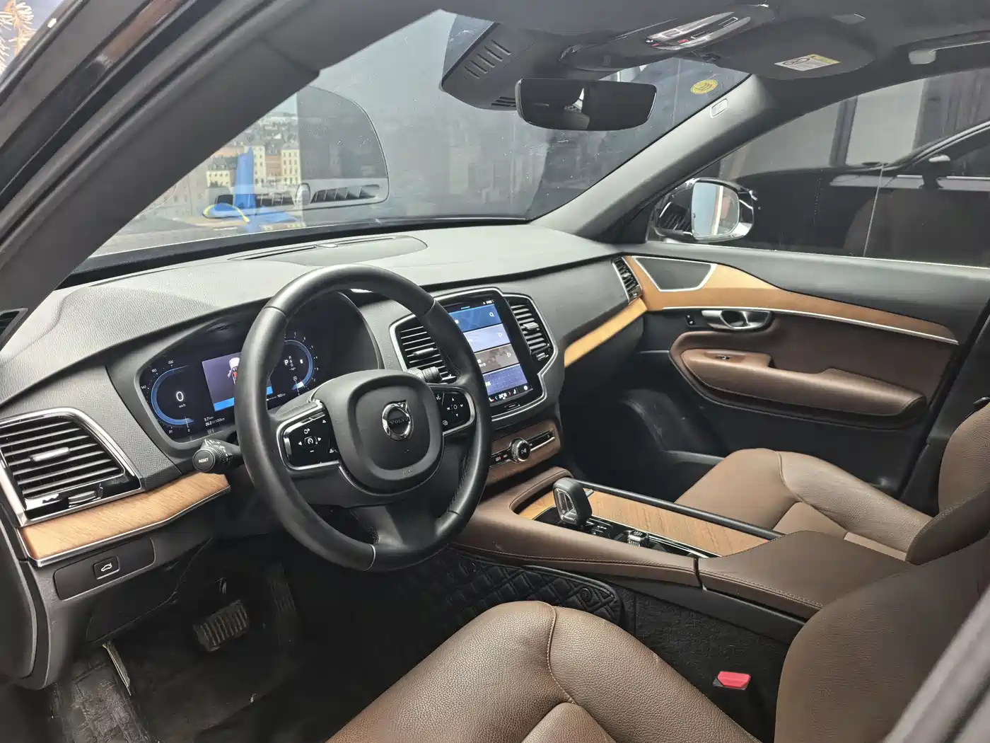 VOLVO XC90