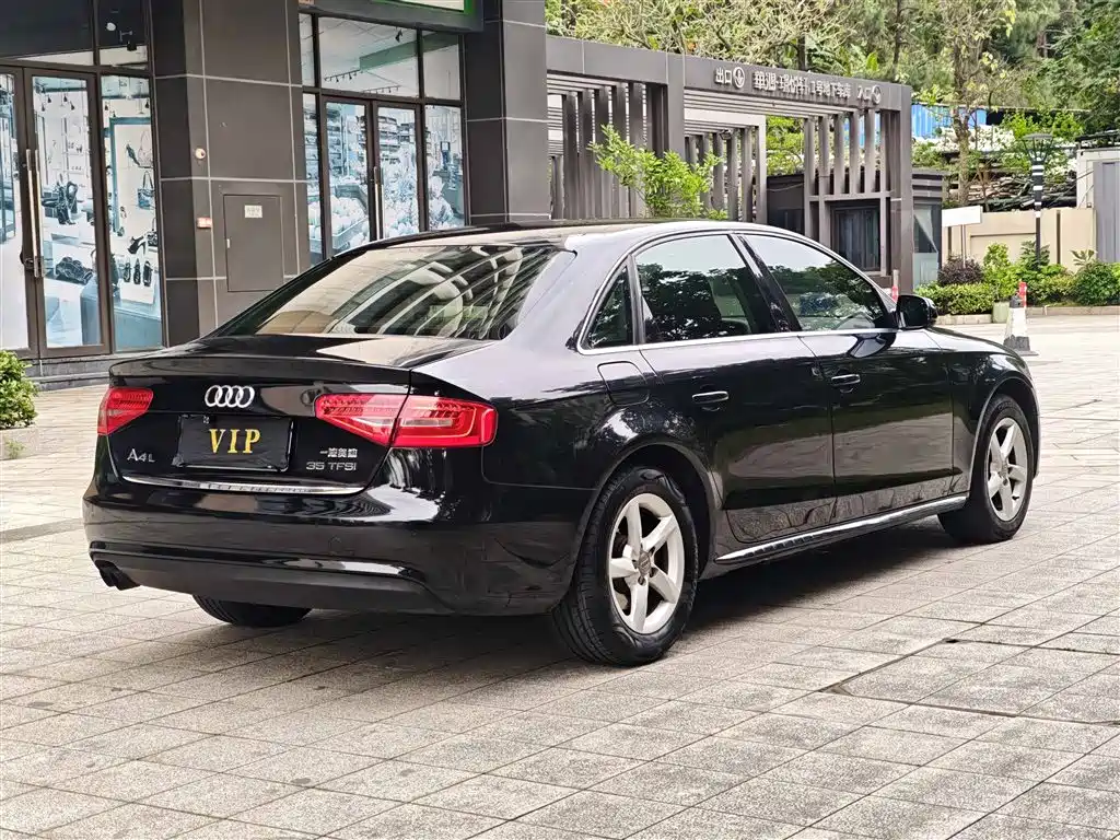 Audi A4L 2013 35 TFSI Automatic Comfort фото 14