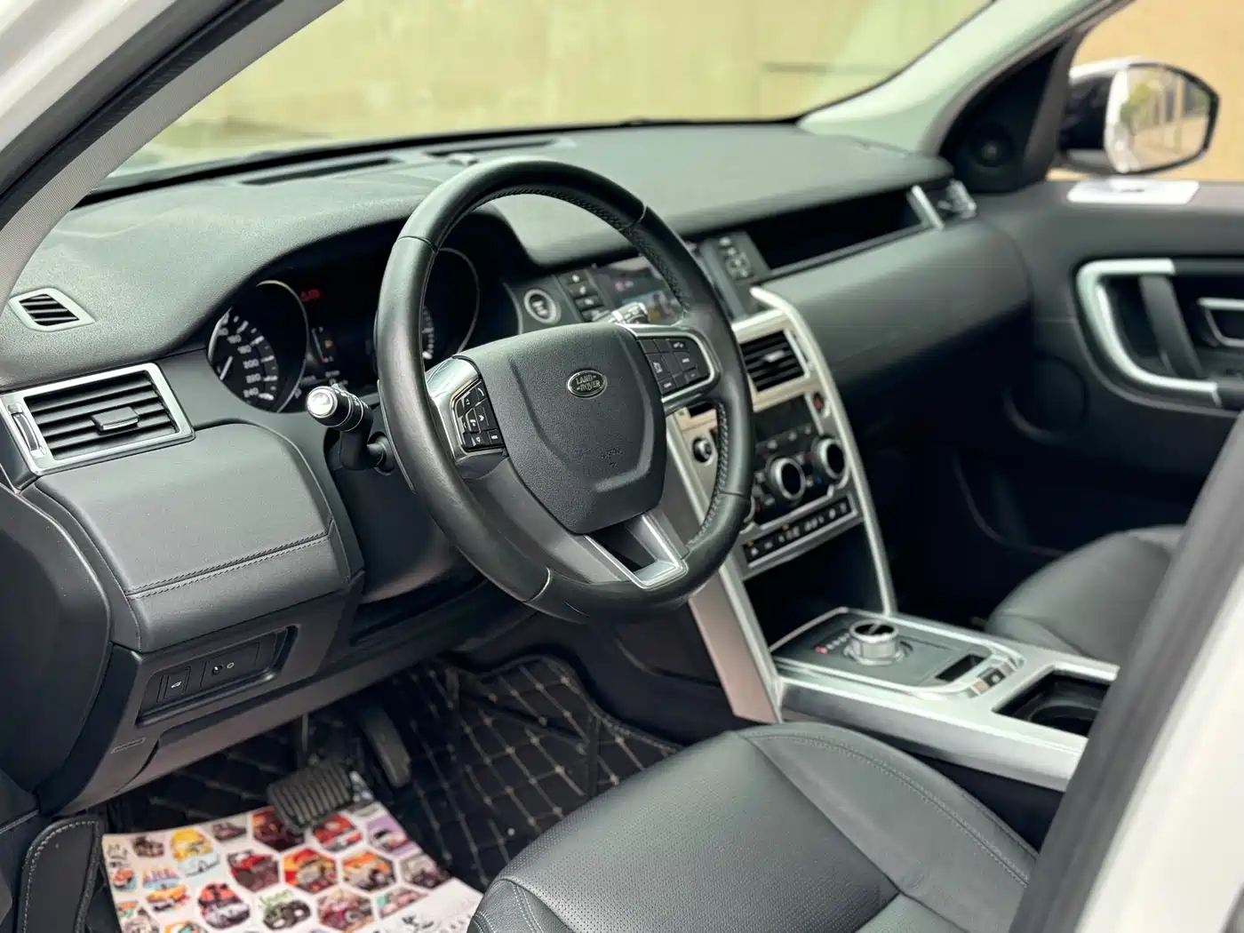 Land Rover Discovery Sport 2017 2.0T HSE фото 12