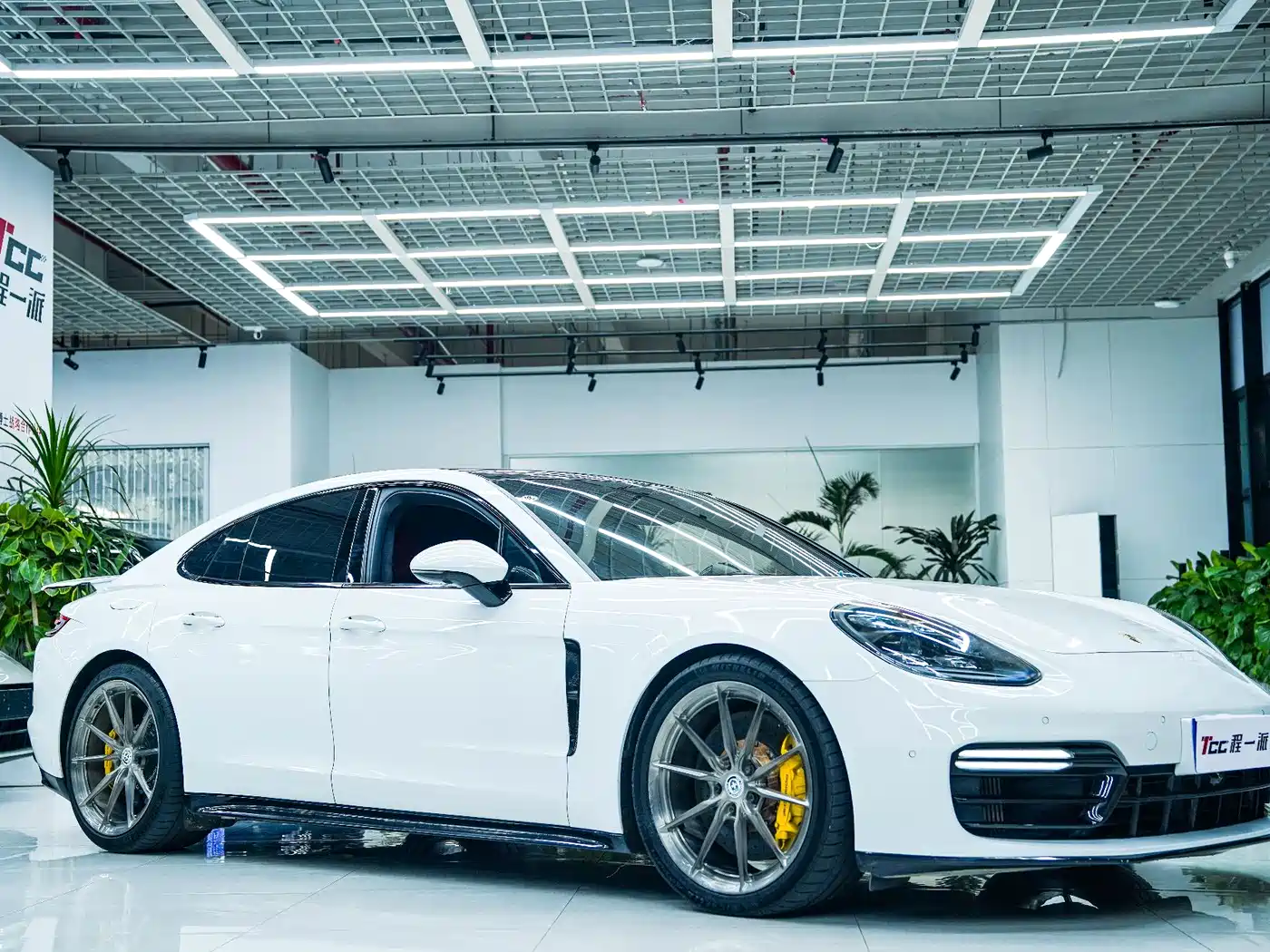 Porsche Panamera 2017 Panamera Turbo 4.0T фото 4