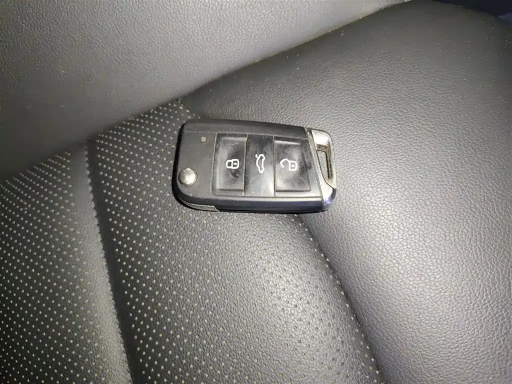 صورة 9 - Volkswagen Tharu