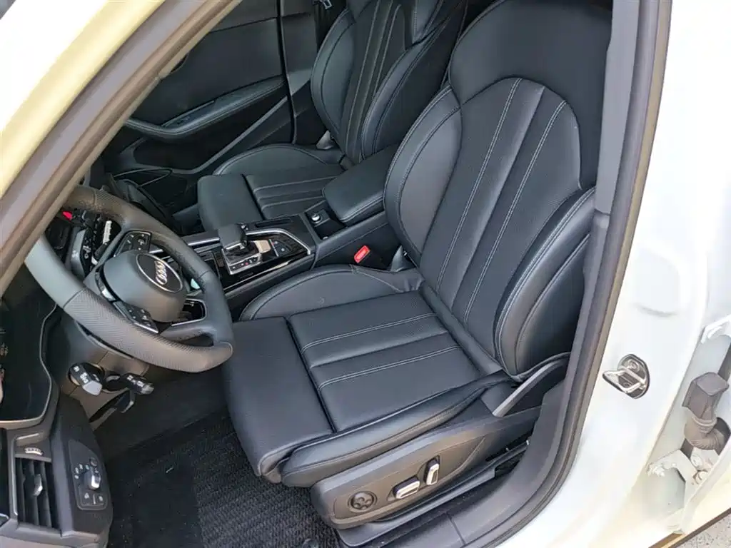 Audi A4L 2024 40 TFSI Luxury Dynamic фото 15
