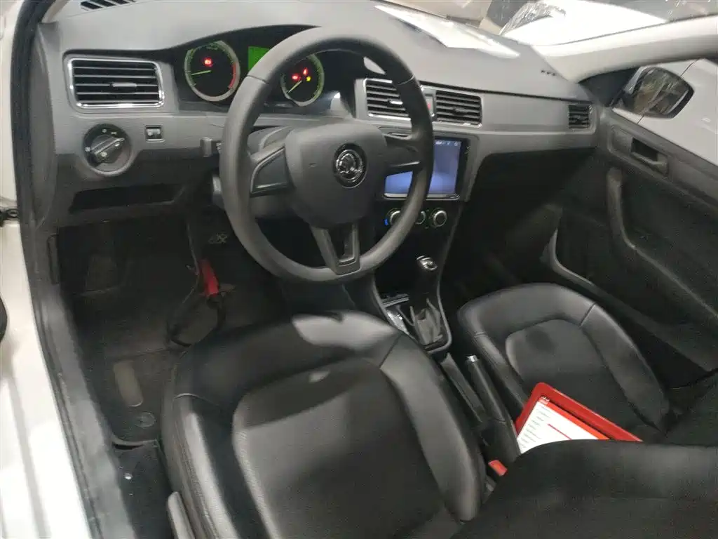 Škoda Rapid 2019 1.5L Automatic Standard Version фото 10