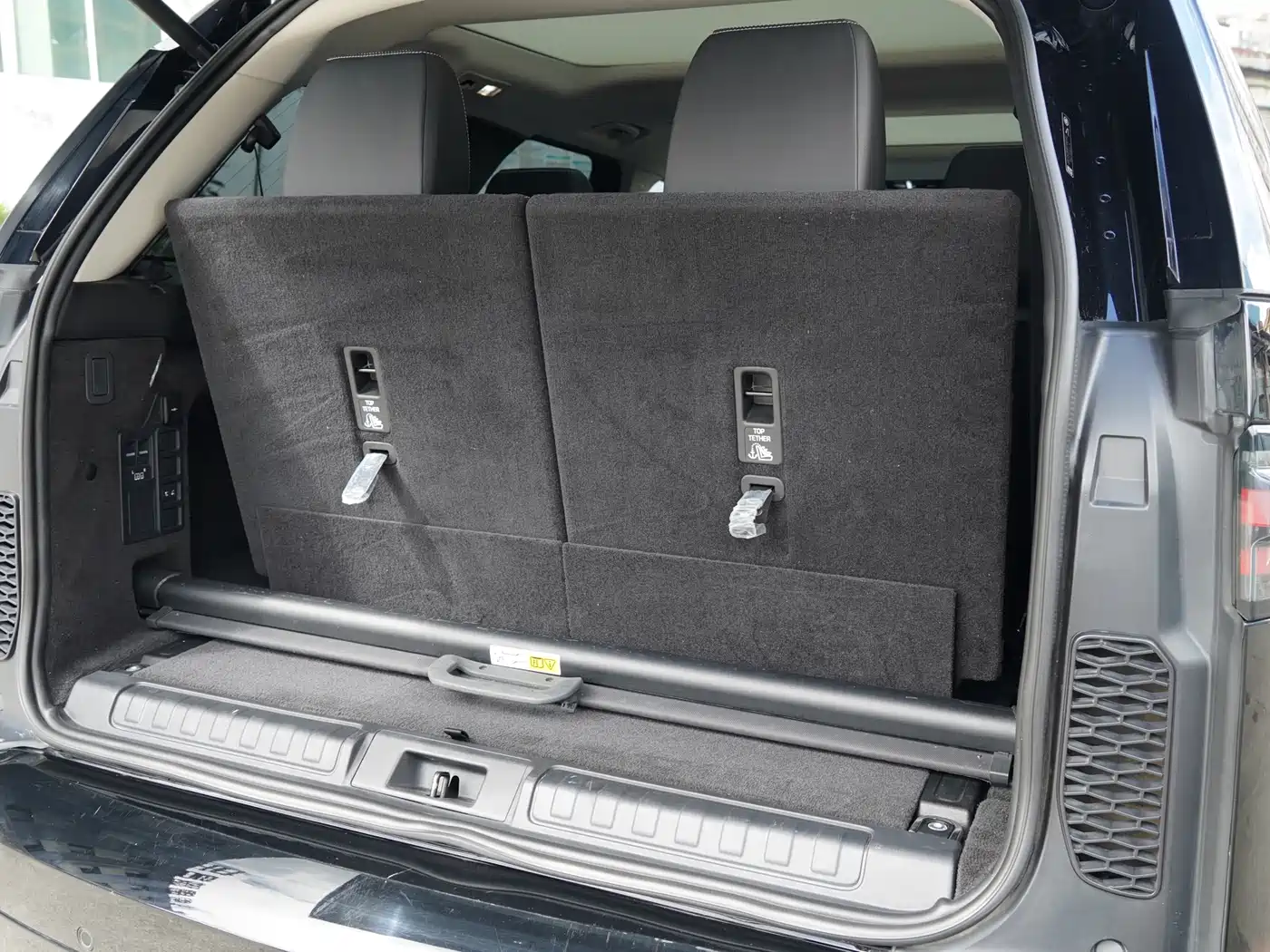 Land Rover Discovery 2023 360PS R-Dynamic S фото 19
