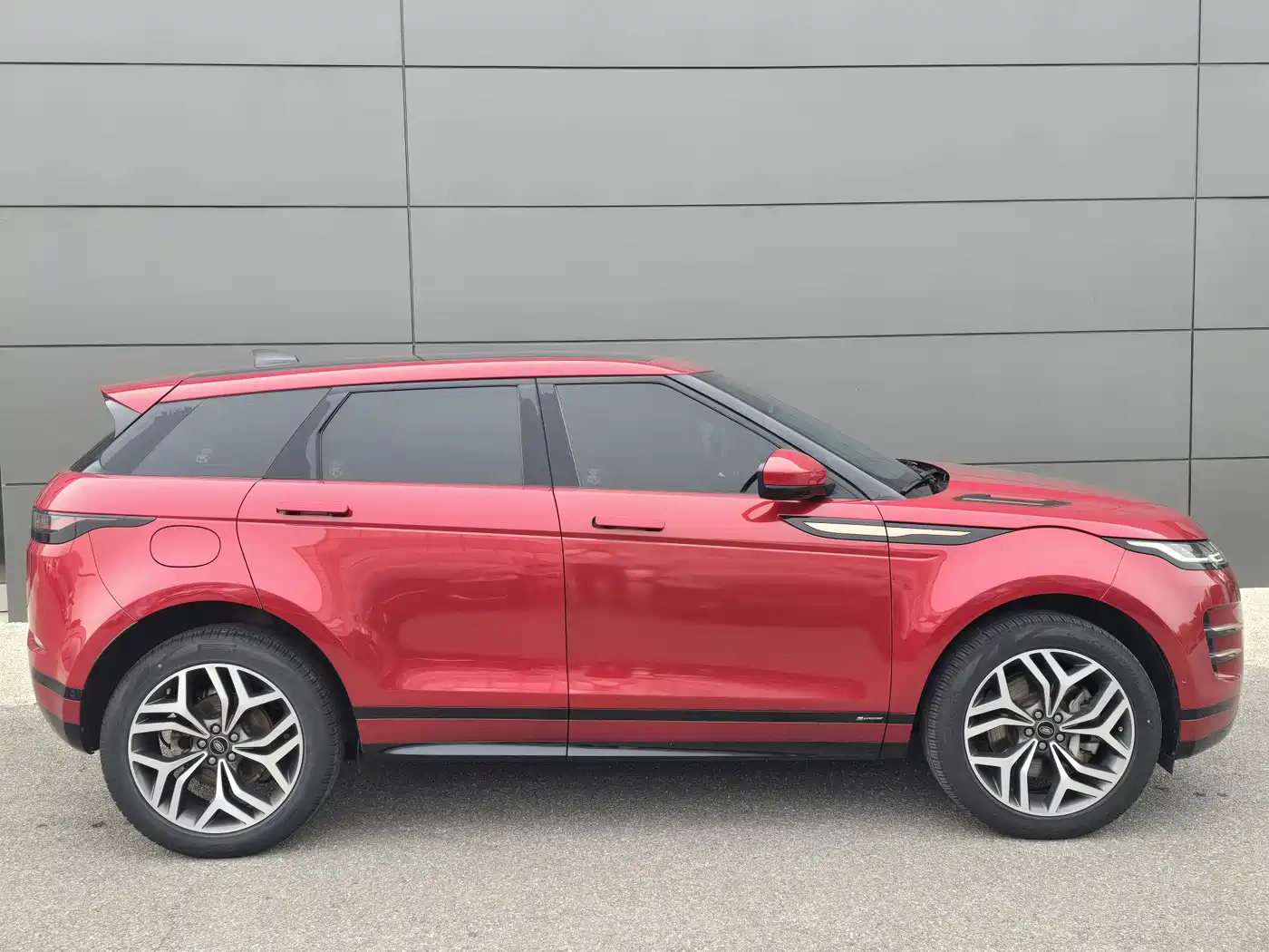 Land Rover Range Rover Evoque 2020 249PS R-DYNAMIC S Sport Edition фото 7