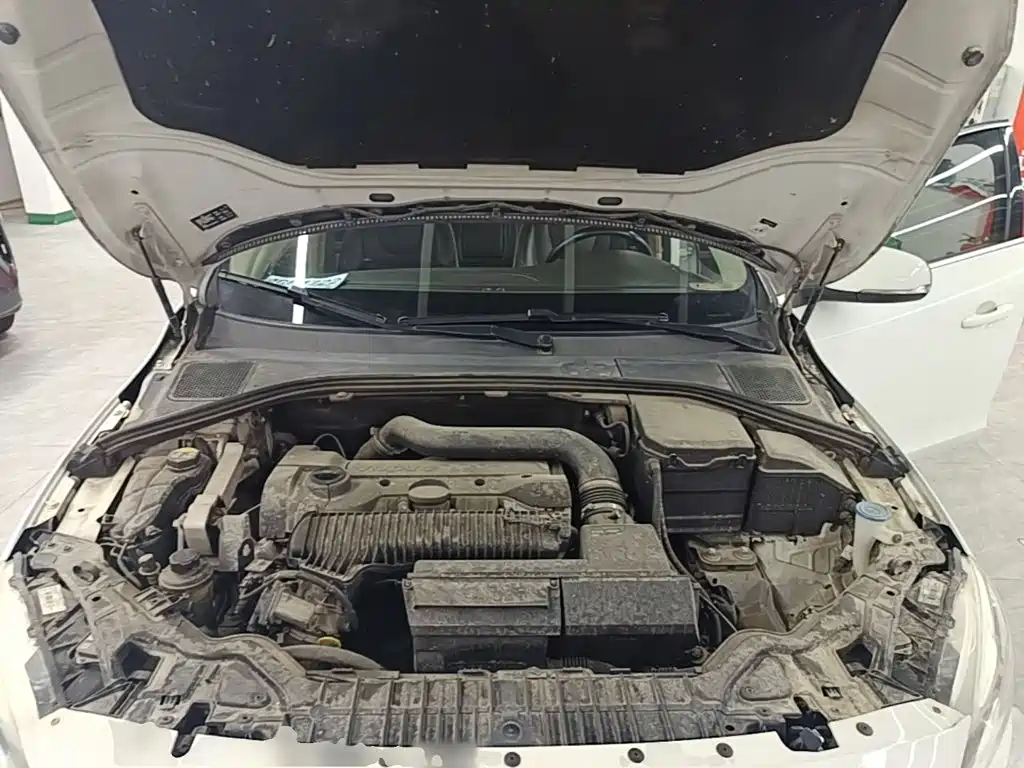 Фото 20 - Volvo S60