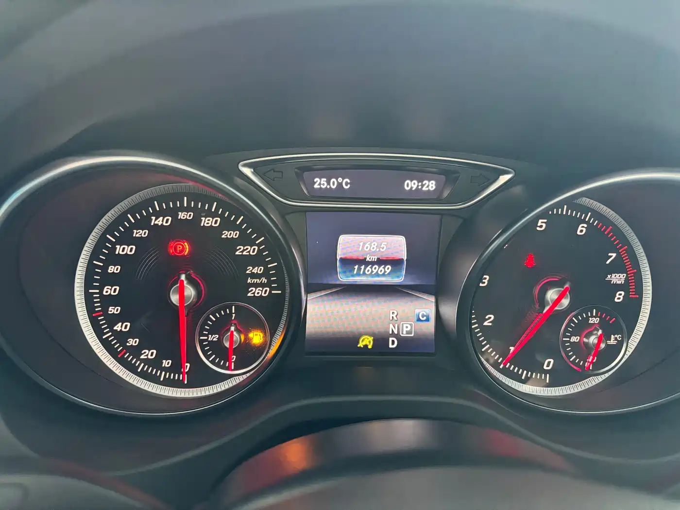 Mercedes-Benz GLA 2018 GLA 200 Dynamic фото 10