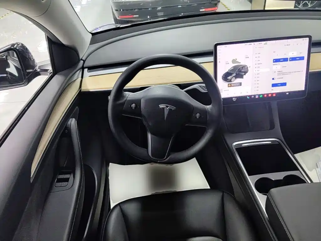 Фото 11 - Tesla Model Y